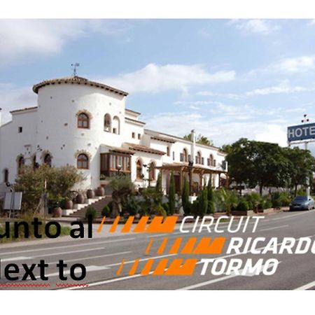 Hotel La Carreta 치바 외부 사진